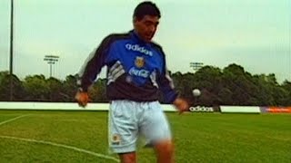 Maradona Domina las Pelotas de Golf y Tenis [upl. by Bussy58]