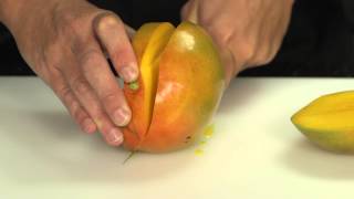 Technique de cuisine  couper une mangue [upl. by Dukey]