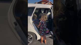 Hochwanger mit 2 Kindern in ein Land ausgewandert in dem wir noch nie waren vlog auswandern [upl. by Dorehs855]