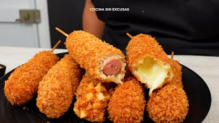 Cómo hacer CORN DOGS o BANDERILLAS de salchichas  Recetas Fáciles [upl. by Ekle]