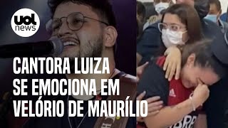 Morte de Maurílio Cantora Luiza é amparada em velório do cantor [upl. by Ensoll937]