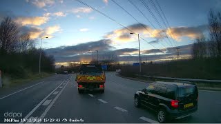 MF60YUC M65  M61 Jct Another driver who struggles with roundabout lanes 🤷‍♂️ [upl. by Tanhya622]