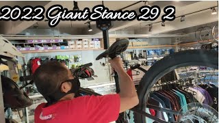 2022 GIANT STANCE 29 2 SMALL GUNMETAL WEIGHT [upl. by Nylannej]