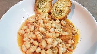 ZUPPA DI FAGIOLI CON CROSTINI  FoodVlogger [upl. by Ellehsat]