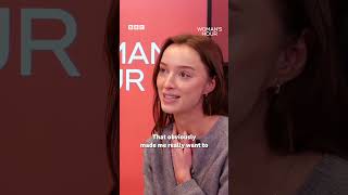 Phoebe Dynevor takes her mum to the Baftas 🫶 WomansHour BBCSounds PhoebeDynevor Baftas [upl. by Enak9]