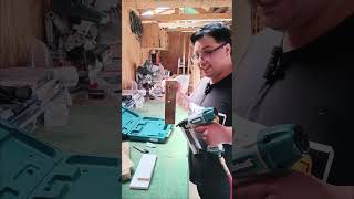 unboxing clavadora neumática Makita af506Makita af506 pneumatic nailer [upl. by Raddy]