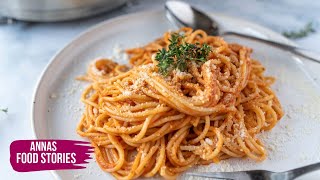 Original italienische Spaghetti mit Tomatensauce  einfach lecker schnell [upl. by Bonnes]