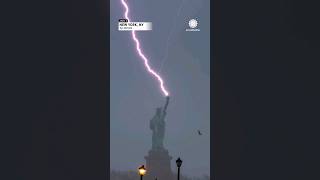 ‘Daredevil’ photographer captures lightning hitting the Statue of Liberty [upl. by Idnim]