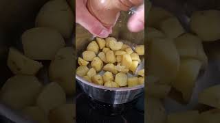 Aardappelpuree maken [upl. by Yecram]