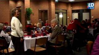 Kerstdiner voor hulpbehoevenden [upl. by Yehc]