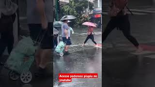 Copacabana alagada pq tem muito porco na cidade [upl. by Leahcimluap]