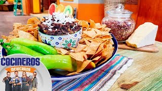 Receta Frijoles refritos de la abuela  Cocineros Mexicanos [upl. by Ellemac]