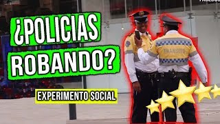 ¿Poniendo a prueba honestidad de policias y ciudadanos  Experimento social  Mensajeros urbanos [upl. by Anirdnaxela]