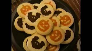 Pillsbury Pumpkins amp Bats Halloween Cookies Ad 1999 [upl. by Zrike]