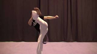 Martelo  Capoeira movimento  slow motion [upl. by Adkins719]