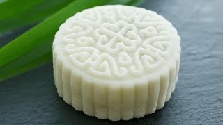 Durian Snowskin Mooncake Recipe  榴莲冰皮月饼 [upl. by Ainsley316]