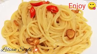 Spaghetti Aglio Olio e Peperoncino 🌶 [upl. by Bette-Ann]