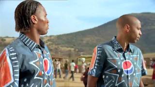 Pepsi Commercial 2010 Kaka Messi Drogba y los mejores del mundo en quotAkon Oh Africaquot HD [upl. by Orlantha916]