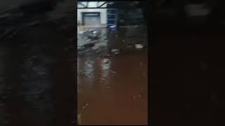 En Bonaire salen más imágenes de este centro comercial  inundación en Valencia tras la Dana [upl. by Rica]