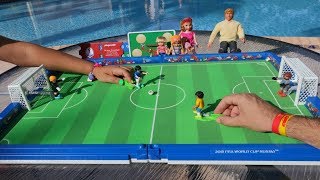 TotoyKids juega a La Copa Mundial Rusia 2018 juego de Playmobil Niños contra Niñas [upl. by Renee536]