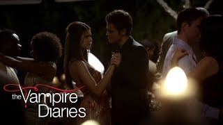 Diários De Um Vampiro 1x4 Damon Separa Elena E Stefan Dublado HD [upl. by Pamella240]