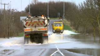 HGVs negotiate floodwater on Granite Way Mountsorrel [upl. by Mairem]