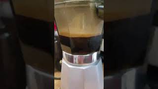 Very Good Espresso Delonghi EMK6 Alicia Electric Moka Espresso Coffee Maker [upl. by Ax]