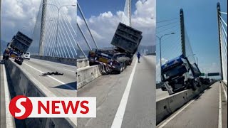 Second Penang Bridge traffic at standstill after trailercar collision [upl. by Ecyak]