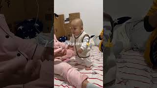 七个半月的宝宝会站了😀 萌娃 萌娃搞笑日常 宝宝会站了 baby funny cute funnybabyyoutubeshorts youtube [upl. by Seigel381]