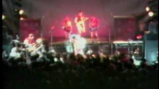 devo  gut feeling  slap your mammy in live 1980 [upl. by Ayian]