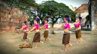 รำไทย แพรวากาฬสินธ์ุ โดยไอยรัศมิ์ Ayarus show Traditional Thai dance [upl. by Aivatnuhs518]