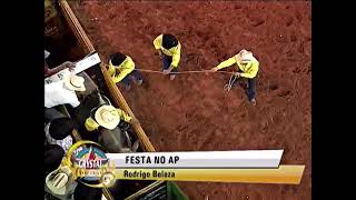 Rogério Pereira de IaciaraGO montando do Touro Festa no AP do Tropeiro Rodrigo Beleza [upl. by Riana352]