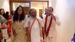 Sri Sri Ravi Shankar Gurudev Visits Devotees House throwback [upl. by Velma680]