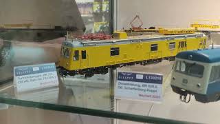 Modell Hobby Spiel 2023 Leipzig Modelleisenbahnbahn Märklin Roco Sudexpress 4k [upl. by Grannia]