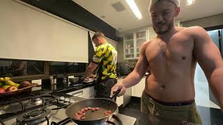 IRL  JON VLOGS feat MARCO na COZINHA FAZENDO A JANTA  SÃO PAULO  BRAZIL  LIVE [upl. by Atinot]