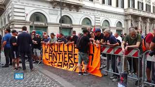 Redditodicittadinanza a Roma la protesta dei disoccupati napoletani diretta [upl. by Seabury]