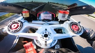 HO PORTATO AL LIMITE LA SUA MOTO DUCATI PANIGALE 1199 PERDE PEZZI  Recensione  Test Ride [upl. by Nageet]