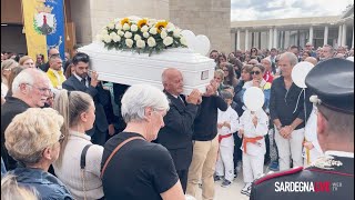 Olbia Dolore e lacrime al funerale del piccolo Gioele Putzu [upl. by Aihsinat]