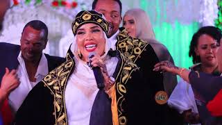 Safiya Tusmo oo ka heestay arooskeedaquot Jacayl dhiig ma lagu qorayquot [upl. by Zenitram592]