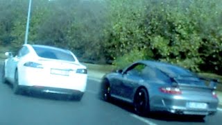 Tesla Model S VS porsche 4S sur Paris [upl. by Fillender926]