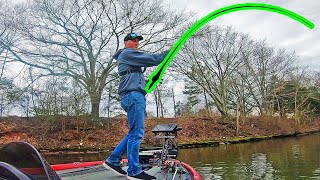 Bass Fishing Lake Guntersville in March LAKE IS CROWDED [upl. by Eihs]