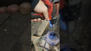 Building a 6x6 pass through axle out of a Ford 9in rear differential everythingautomotive offroad [upl. by Yrovi]