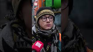 KlimaKleber im Interview während Blockade  DokuAusschnitt shorts [upl. by Nagol]