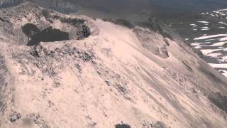 Cráter del volcán Nevados de Chillán del 812016 [upl. by Lorie361]