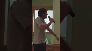 🤩 Antonio CONTE SHOW al MICROFONO  Sentite come CANTA in NAPOLETANO 🎤  shorts [upl. by Nahgiem41]