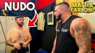 Nudo Davanti a Mattia Faraoni mi peso dopo 3 Settimane di BOXE [upl. by Yarod908]