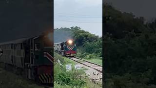 Pakistan Express Pass Through Kharian Cantt shortsviral railway train [upl. by Isidore]