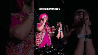 Diljit Dosanjh Sing love Song for Crying Girl 🖤 Diljit Dosanjh Live Concert love diljitdosanjh [upl. by Toombs]