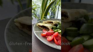 Manakish Zaatar🌱 zaatar manakish مناقيش مناقيشزعتر fayrouz breakfast shorts asmrfood [upl. by Egres]