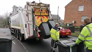 Veolia Dennis Elite 6 Bin lorry Terberg omniDEL lift [upl. by Nilek]